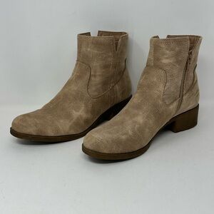 Frye and Co. Women’s Estrelia Stacked Heel Booties Sand Tan Sz 8M Ankle Boots M6